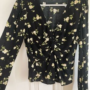 Sophie Rue flowered twist top blouse. NEW